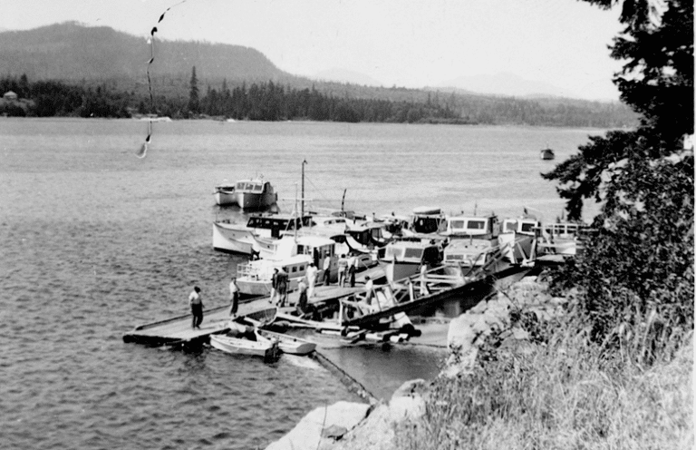 The marina at Mañana Lodge, 1950s